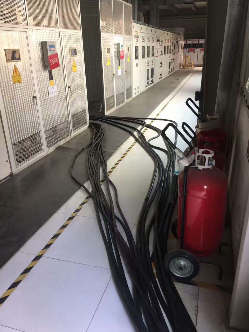 大型發電機内部結構
